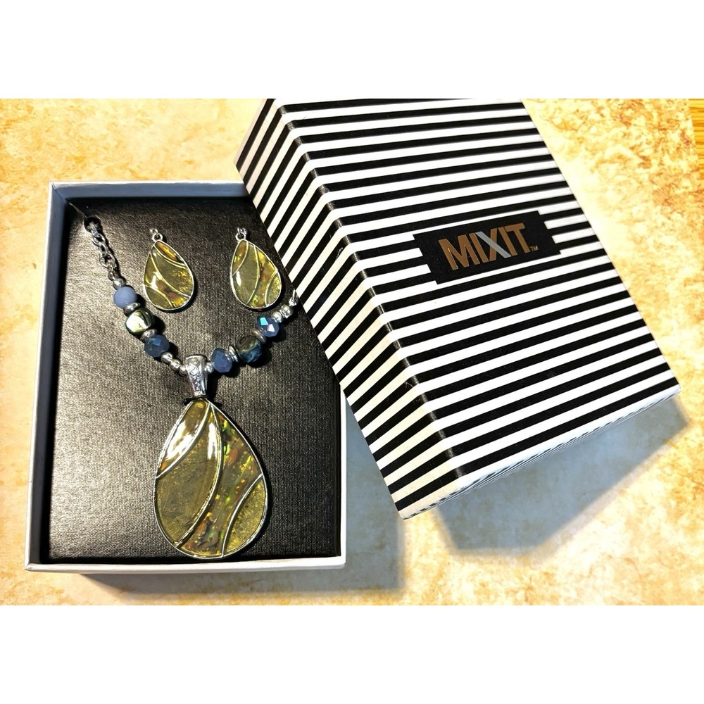 New, Colorful‎ Necklace
